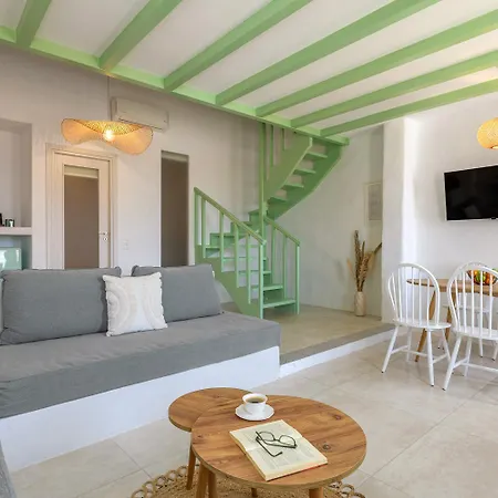 Demilia Luxury Suites Batsi  Room photo