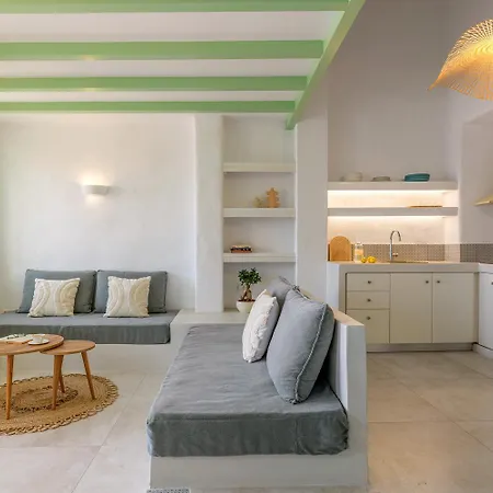 Demilia Luxury Suites Batsi  Exterior photo