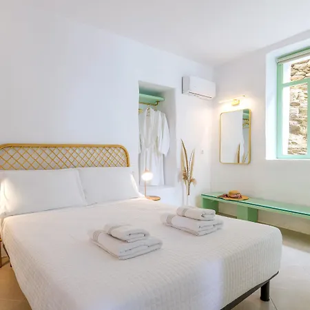 Demilia Luxury Suites Batsi  Exterior photo